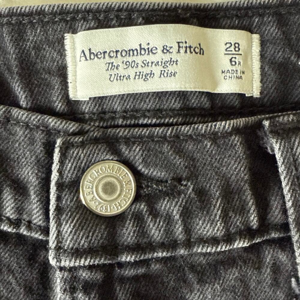 Abercrombie and Fitch Womens 90’s Straight Ultra High Rise Black Destroy Sz 28/6 - Picture 6 of 9